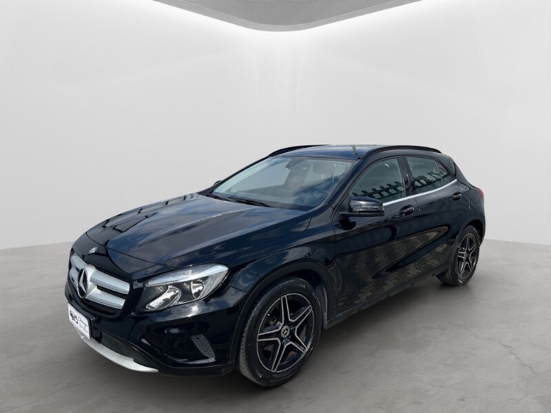 Foto MERCEDES GLA          (X156)